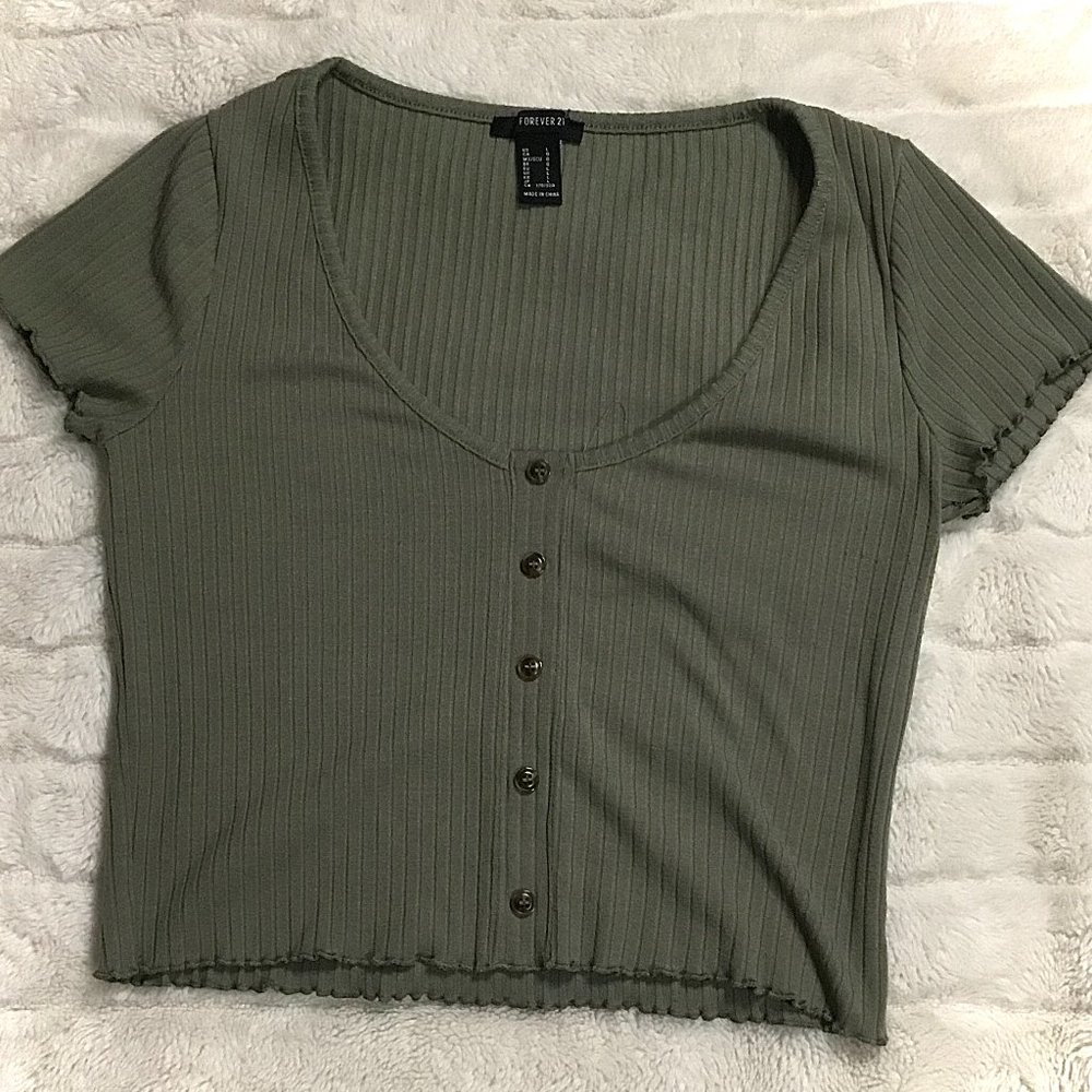 cropped size large women forever 21 shirt